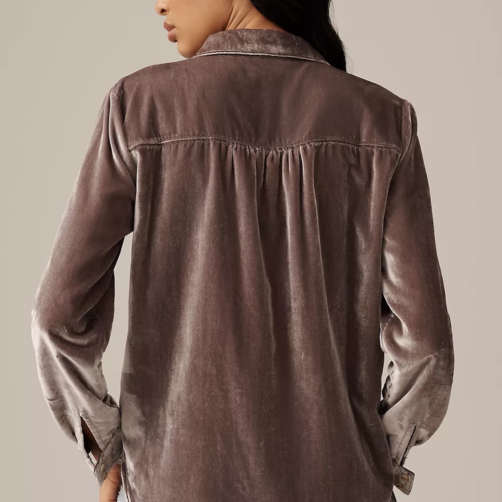 The Hadley Velvet Relaxed Buttondown Shirt by Pilcro - Picture 3 of 4